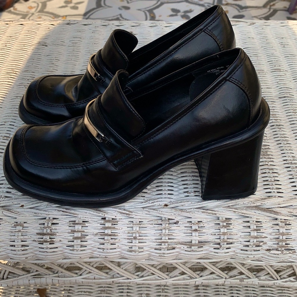 Y2K Chunky black heeled loafers. Size 7.5